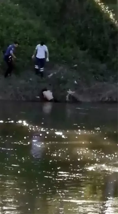 Kız arkadaşının yakınları tarafından ölüme atılan gencin çaresiz bekleyişi cep telefonu kamerasına yansıdı