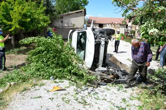 Konya'da hafif ticari araç ile cip çarpıştı: 4 yaralı Konya'da hafif ticari araç ile cip çarpıştı: 4 yaralı
