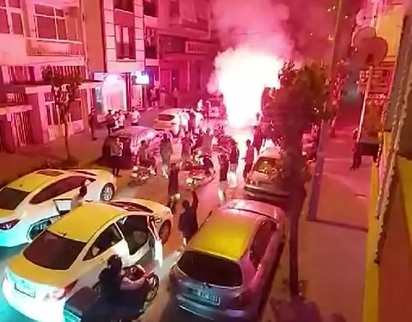 SPOR Manisa'da davullu şampiyonluk kutlaması SPOR Manisa'da davullu şampiyonluk kutlaması