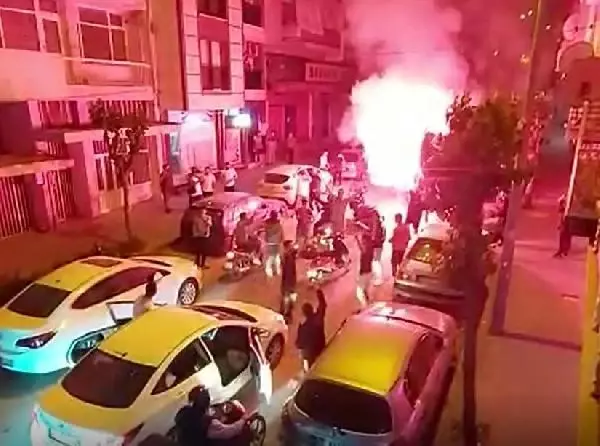SPOR Manisa'da davullu şampiyonluk kutlaması SPOR Manisa'da davullu şampiyonluk kutlaması