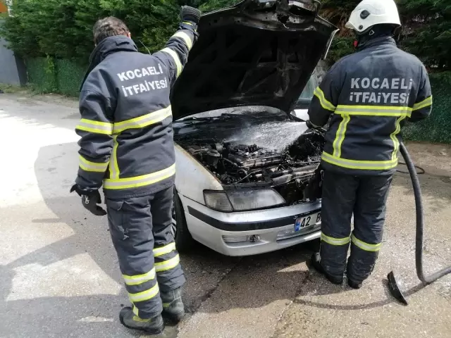 Markete gitmek için bindikleri otomobil bir anda alev aldı Markete gitmek için bindikleri otomobil bir anda alev aldı