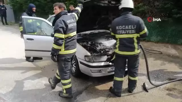 Markete gitmek için bindikleri otomobil bir anda alev aldı Markete gitmek için bindikleri otomobil bir anda alev aldı
