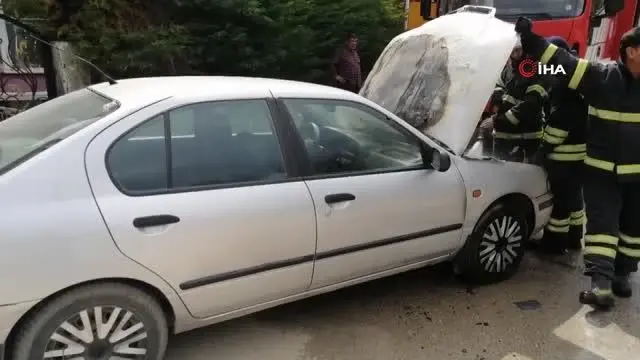 Markete gitmek için bindikleri otomobil bir anda alev aldı Markete gitmek için bindikleri otomobil bir anda alev aldı