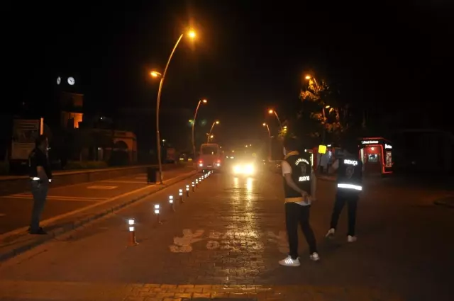 Marmaris'te şampiyonluk kutlamaları evde yapıldı Marmaris'te şampiyonluk kutlamaları evde yapıldı