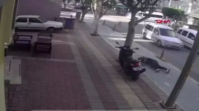 MOTOSİKLETİYLE KÖPEĞE ÇARPIP YARALANDI, 19 GÜN SONRA YAŞAMINI YİTİRDİ MOTOSİKLETİYLE KÖPEĞE ÇARPIP YARALANDI, 19 GÜN SONRA YAŞAMINI YİTİRDİ