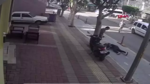 MOTOSİKLETİYLE KÖPEĞE ÇARPIP YARALANDI, 19 GÜN SONRA YAŞAMINI YİTİRDİ MOTOSİKLETİYLE KÖPEĞE ÇARPIP YARALANDI, 19 GÜN SONRA YAŞAMINI YİTİRDİ