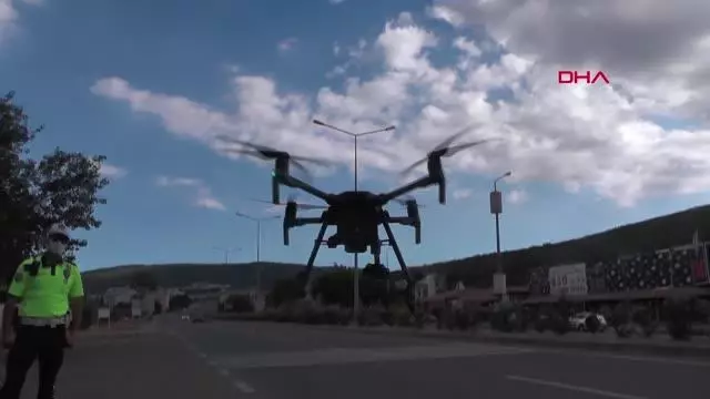 MUĞLA'DA, TRAFİK EKİPLERİNDEN DRONE DESTEKLİ DENETİM MUĞLA'DA, TRAFİK EKİPLERİNDEN DRONE DESTEKLİ DENETİM