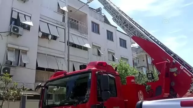 Son dakika haberi! Ödemiş'te bir apartmanın çatısında çıkan yangın söndürüldü Son dakika haberi! Ödemiş'te bir apartmanın çatısında çıkan yangın söndürüldü