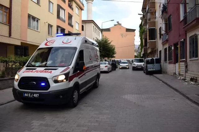 Bir süredir haber alınmayan yaşlı kadın, mutfaktaki sandalye üzerinde ölü bulundu Bir süredir haber alınmayan yaşlı kadın, mutfaktaki sandalye üzerinde ölü bulundu
