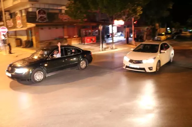 Polis şampiyonluk kutlamasına engel olmak için yoğun çaba gösterdi Polis şampiyonluk kutlamasına engel olmak için yoğun çaba gösterdi