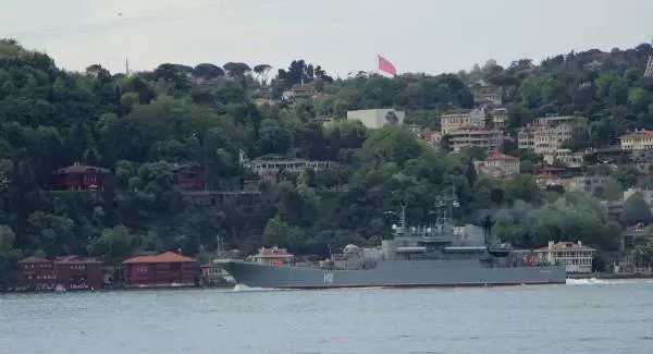 RUS VE İNGİLİZ SAVAŞ GEMİLERİ: 1 SAAT ARAYLA KARADENİZ'E AÇILDI RUS VE İNGİLİZ SAVAŞ GEMİLERİ: 1 SAAT ARAYLA KARADENİZ'E AÇILDI