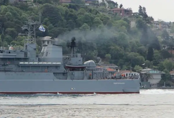 RUS VE İNGİLİZ SAVAŞ GEMİLERİ: 1 SAAT ARAYLA KARADENİZ'E AÇILDI RUS VE İNGİLİZ SAVAŞ GEMİLERİ: 1 SAAT ARAYLA KARADENİZ'E AÇILDI