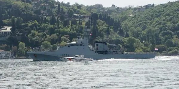 RUS VE İNGİLİZ SAVAŞ GEMİLERİ: 1 SAAT ARAYLA KARADENİZ'E AÇILDI RUS VE İNGİLİZ SAVAŞ GEMİLERİ: 1 SAAT ARAYLA KARADENİZ'E AÇILDI