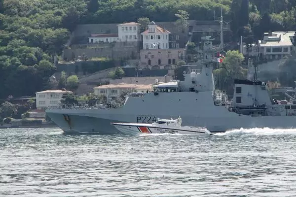 RUS VE İNGİLİZ SAVAŞ GEMİLERİ: 1 SAAT ARAYLA KARADENİZ'E AÇILDI RUS VE İNGİLİZ SAVAŞ GEMİLERİ: 1 SAAT ARAYLA KARADENİZ'E AÇILDI