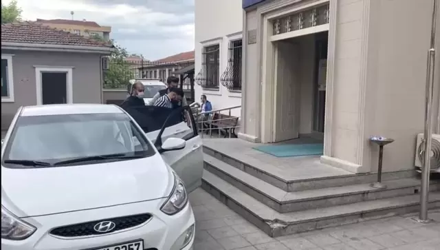 Şampiyonluk kutlamalarında havaya ateş açan maganda yakalandı Şampiyonluk kutlamalarında havaya ateş açan maganda yakalandı