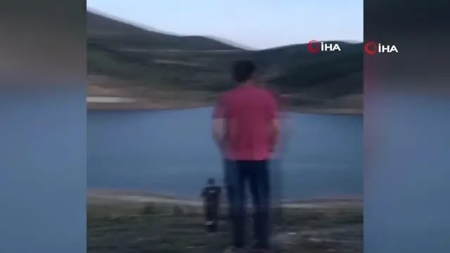 Son dakika! - Serinlemek için gölete giren 3 gençten biri boğularak hayatını kaybetti Son dakika! - Serinlemek için gölete giren 3 gençten biri boğularak hayatını kaybetti