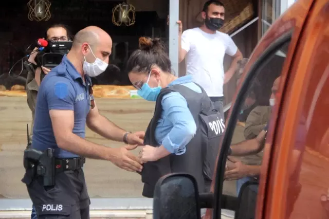 Evine kapanıp yoldan geçenlere ateş etmeye başladı: 1 yaralı Evine kapanıp yoldan geçenlere ateş etmeye başladı: 1 yaralı