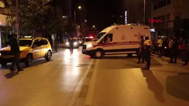 Taksi ile çarpışan moto kurye ağır yaralandı Taksi ile çarpışan moto kurye ağır yaralandı