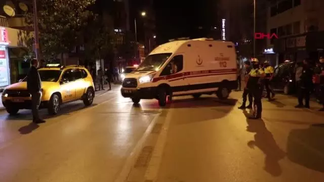 Taksi ile çarpışan moto kurye ağır yaralandı Taksi ile çarpışan moto kurye ağır yaralandı