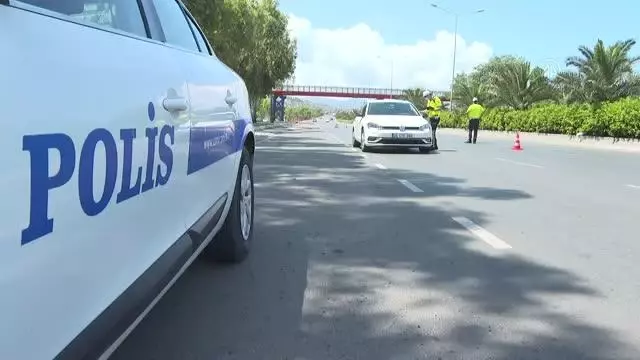 İzmir ve çevre illerde 'tam kapanma'nın son gününde sakinlik hakim İzmir ve çevre illerde 'tam kapanma'nın son gününde sakinlik hakim