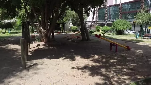Tam kapanmada cadde ve sokaklarda sessizlik hakim Tam kapanmada cadde ve sokaklarda sessizlik hakim