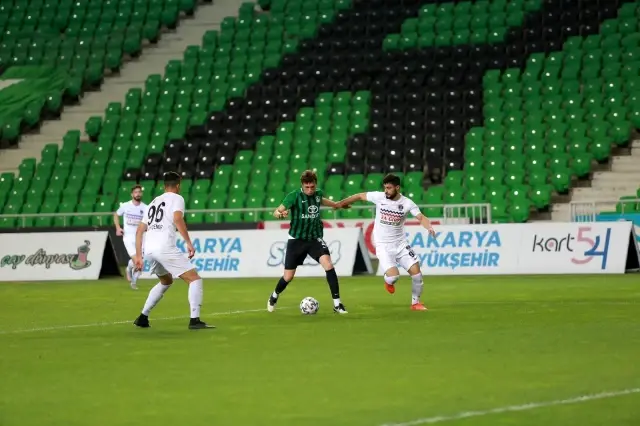 TFF 2. Lig Kırmızı Grup Play-Off Çeyrek Final: Sakaryaspor: 2 Vanspor FK: 0