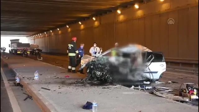 Tırla çarpışan otomobildeki baba öldü, eşi ve 3 çocuğu yaralandı Tırla çarpışan otomobildeki baba öldü, eşi ve 3 çocuğu yaralandı