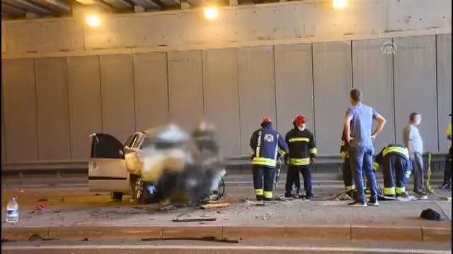 Tırla çarpışan otomobildeki baba öldü, eşi ve 3 çocuğu yaralandı Tırla çarpışan otomobildeki baba öldü, eşi ve 3 çocuğu yaralandı