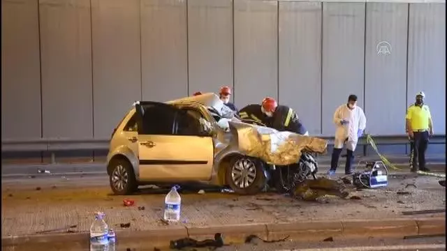 Tırla çarpışan otomobildeki baba öldü, eşi ve 3 çocuğu yaralandı Tırla çarpışan otomobildeki baba öldü, eşi ve 3 çocuğu yaralandı