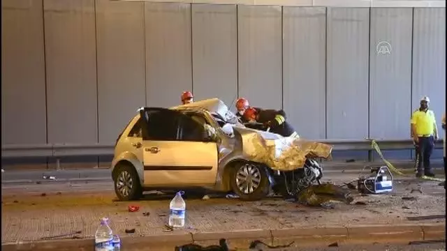 Tırla çarpışan otomobildeki baba öldü, eşi ve 3 çocuğu yaralandı Tırla çarpışan otomobildeki baba öldü, eşi ve 3 çocuğu yaralandı