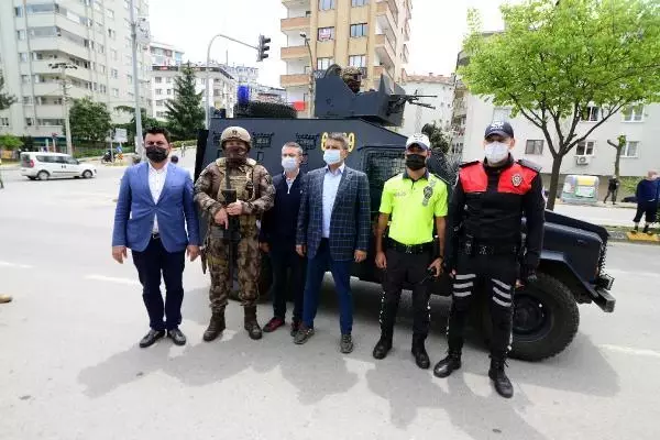Son dakika... TRABZON'DA NEFES KESEN SİLAHLI SOYGUN TATBİKATI Son dakika... TRABZON'DA NEFES KESEN SİLAHLI SOYGUN TATBİKATI