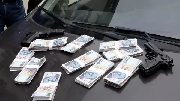 Son dakika... TRABZON'DA NEFES KESEN SİLAHLI SOYGUN TATBİKATI Son dakika... TRABZON'DA NEFES KESEN SİLAHLI SOYGUN TATBİKATI