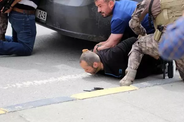 Son dakika... TRABZON'DA NEFES KESEN SİLAHLI SOYGUN TATBİKATI Son dakika... TRABZON'DA NEFES KESEN SİLAHLI SOYGUN TATBİKATI