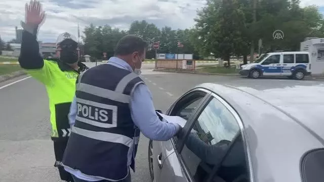 KIRKLARELİ - Trakya'da 'tam kapanma' sürecinin son gününde denetimler sürüyor KIRKLARELİ - Trakya'da 'tam kapanma' sürecinin son gününde denetimler sürüyor
