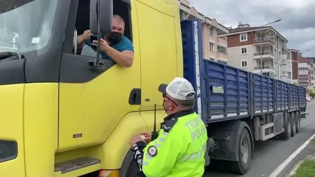 KIRKLARELİ - Trakya'da 'tam kapanma' sürecinin son gününde denetimler sürüyor KIRKLARELİ - Trakya'da 'tam kapanma' sürecinin son gününde denetimler sürüyor
