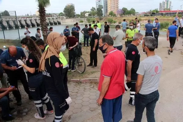 VİRAJI ALAMAYAN TAKSİ 2 KİŞİYE ÇARPIP, SEYHAN NEHRİ'NE DÜŞTÜ 2 YARALI VİRAJI ALAMAYAN TAKSİ 2 KİŞİYE ÇARPIP, SEYHAN NEHRİ'NE DÜŞTÜ 2 YARALI