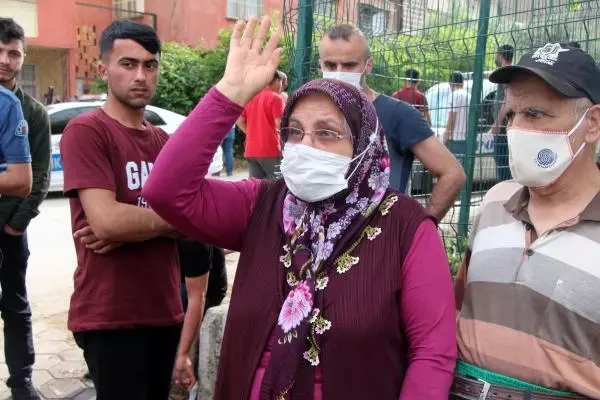 VİRAJI ALAMAYAN TAKSİ 2 KİŞİYE ÇARPIP, SEYHAN NEHRİ'NE DÜŞTÜ 2 YARALI VİRAJI ALAMAYAN TAKSİ 2 KİŞİYE ÇARPIP, SEYHAN NEHRİ'NE DÜŞTÜ 2 YARALI