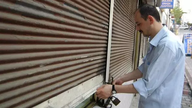 Yarın başlayacak kademeli normalleşme esnafı memnun etmedi: Fatura yine bize çıkarıldı Yarın başlayacak kademeli normalleşme esnafı memnun etmedi: Fatura yine bize çıkarıldı