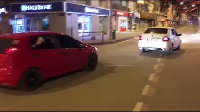 ZONGULDAK - Beşiktaşlı taraftarların şampiyonluk sevinci ZONGULDAK - Beşiktaşlı taraftarların şampiyonluk sevinci