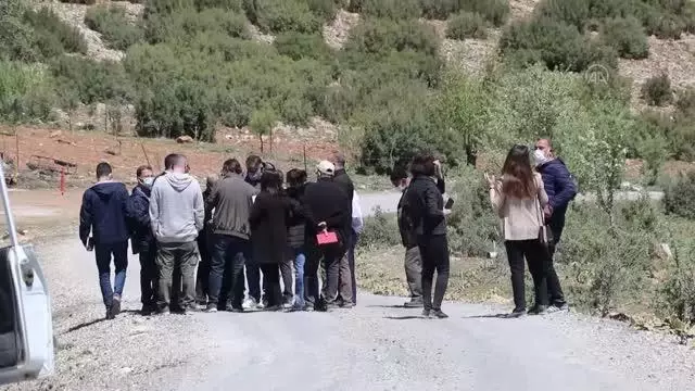 Acıpayam'da bir grup köylünün kapatılmasını istediği taş ocağında bilirkişi incelemesi yapıldı Acıpayam'da bir grup köylünün kapatılmasını istediği taş ocağında bilirkişi incelemesi yapıldı