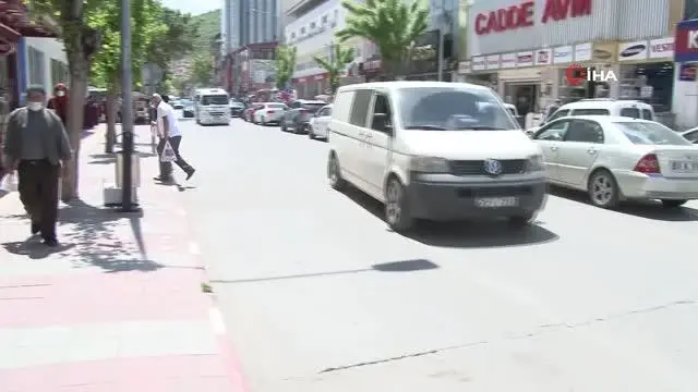 Afyonkarahisar'da tam kapanmanın ardından ürküten yoğunluk Afyonkarahisar'da tam kapanmanın ardından ürküten yoğunluk