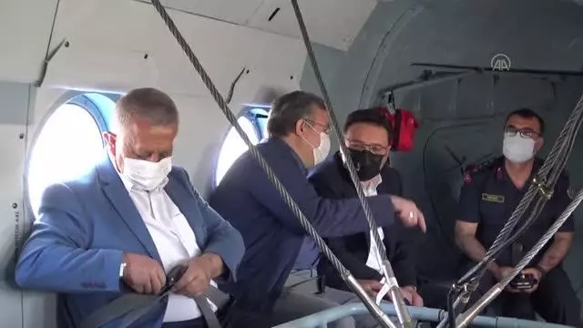 AFYONKARAHİSAR - Vali Çiçek, helikopterli trafik denetimine katıldı AFYONKARAHİSAR - Vali Çiçek, helikopterli trafik denetimine katıldı