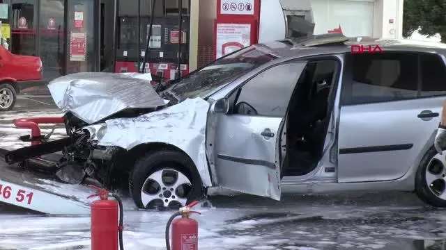 Son dakika: ARNAVUTKÖY'DE OTOMOBİLİN AKARYAKIT İSTASYONUNA GİRDİĞİ KAZA ANLARI KAMERADA Son dakika: ARNAVUTKÖY'DE OTOMOBİLİN AKARYAKIT İSTASYONUNA GİRDİĞİ KAZA ANLARI KAMERADA