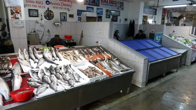 Bayram sonrası kıyı balıkçıları da balıkçı esnafının derdine derman olmadı Bayram sonrası kıyı balıkçıları da balıkçı esnafının derdine derman olmadı