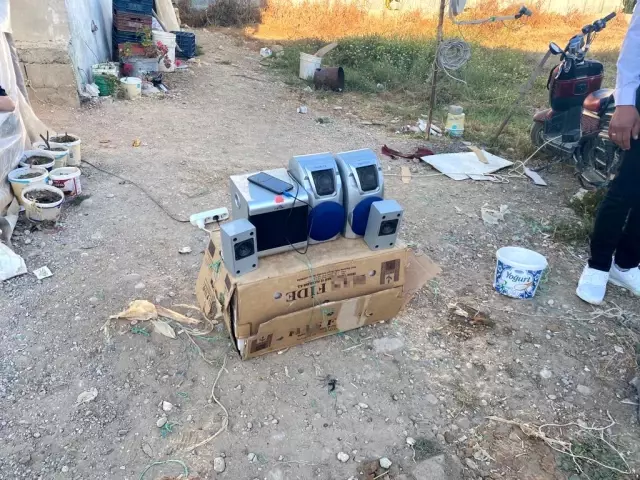 Canlı müzik eşliğinde düğüne jandarma baskını Canlı müzik eşliğinde düğüne jandarma baskını