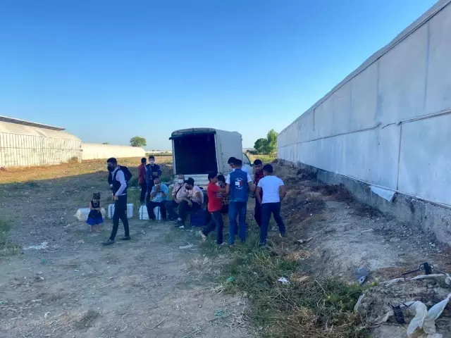 Canlı müzik eşliğinde düğüne jandarma baskını Canlı müzik eşliğinde düğüne jandarma baskını
