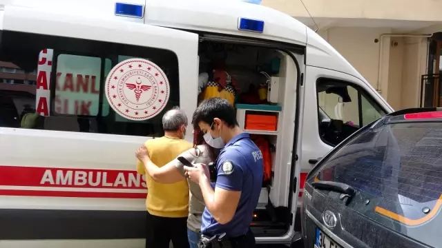 Çekmeköy'de sitede korkutan yangın: 2 kişi mahsur kaldı Çekmeköy'de sitede korkutan yangın: 2 kişi mahsur kaldı