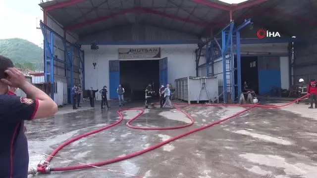 Çelik konstrüksiyon fabrikasında yangın paniği Çelik konstrüksiyon fabrikasında yangın paniği