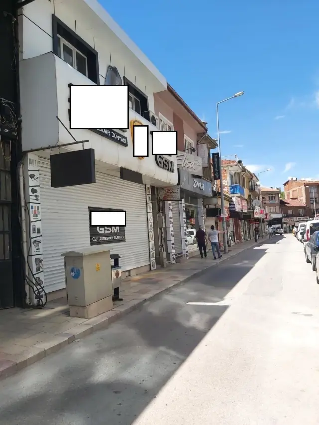 Cep telefoncular sahte basın kartları ile yasağı delmeye kalktı Cep telefoncular sahte basın kartları ile yasağı delmeye kalktı