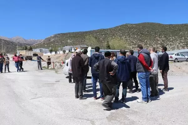 DENİZLİ'DE FAALİYET ALANI GENİŞLETİLMEK İSTENEN TAŞ OCAĞINA TEPKİ DENİZLİ'DE FAALİYET ALANI GENİŞLETİLMEK İSTENEN TAŞ OCAĞINA TEPKİ